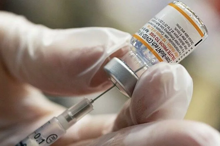 Pfizer yetkilisinden aşı itirafı