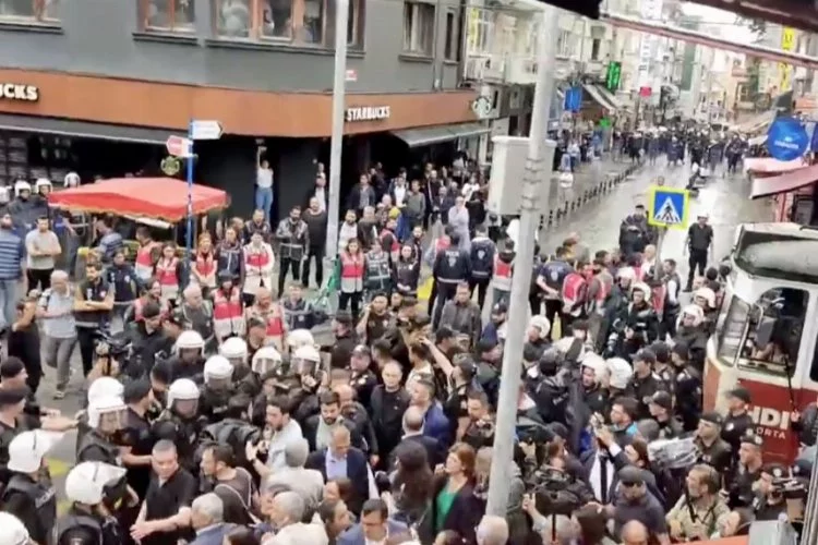 İstanbul'da terör örgütü lehine slogan atan şüpheliler serbest!