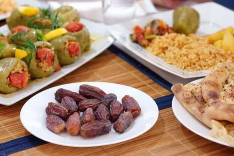 Ramazan'da yemek seçimine ve süresine dikkat edin