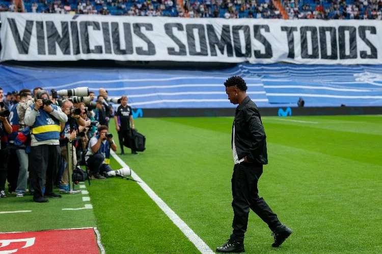 Real Madrid'in farklı branşlarından Vinicius Jr.'a destek