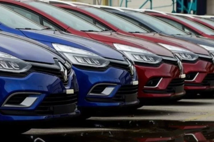 Renault Rusya'daki faaliyetlerini askıya aldı