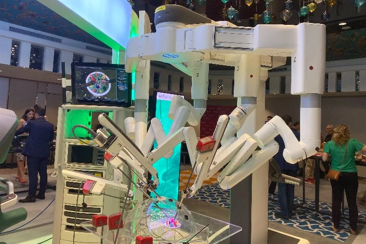 Robotik cerrahinin önde gelen isimleri İstanbul'da buluştu