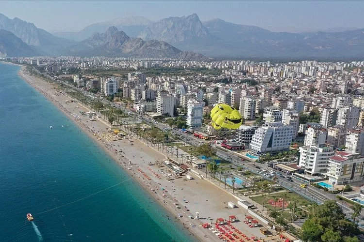 Ruslar Antalya’da emlakçı oldu: Piyasayı allak bullak ettiler