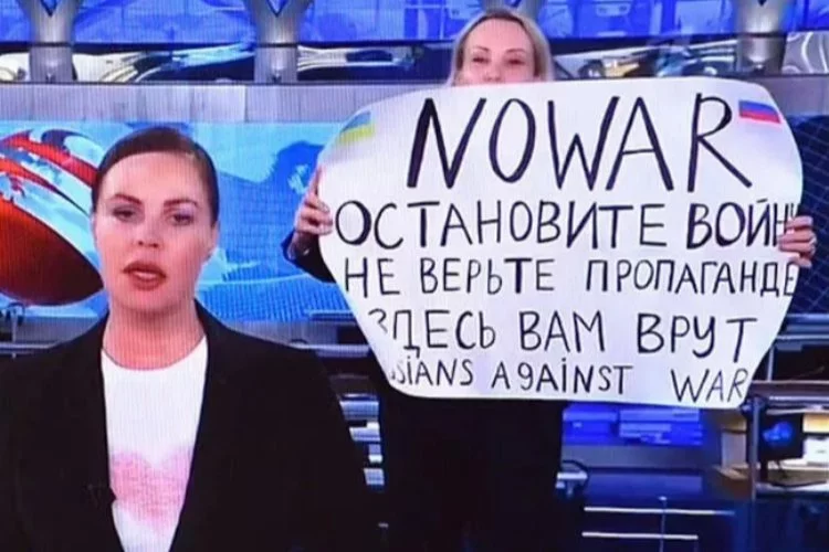 Rusya’da savaş karşıtı pankart açan editör hakkında karar