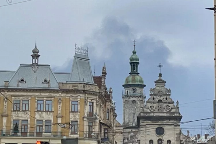 Rusya Lviv'i vurdu: ‘Sığınaklarda kalın’ çağrısı
