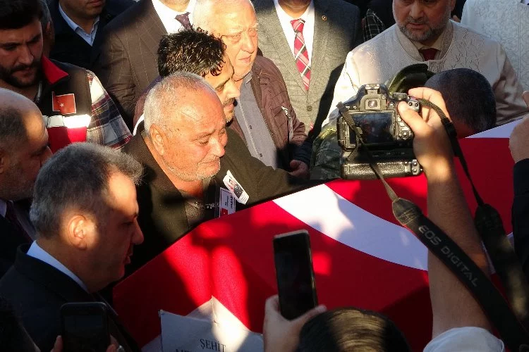 Şehit binbaşı Mehmet Duman son yolculuğuna uğurlandı