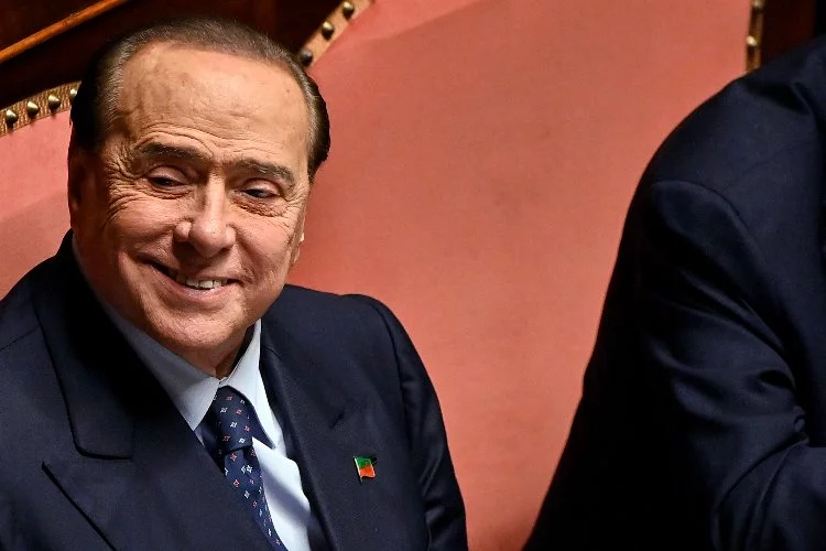 Bir aydır hastanede yatan Berlusconi’den ilk mesaj