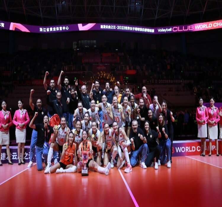 Fenerbahçe, kadın basketbolunda kupaları topladı