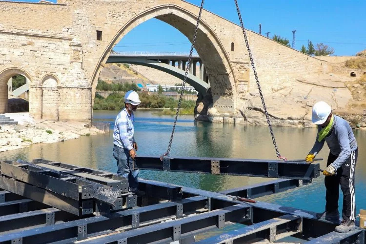 Tarihi Malabadi Köprüsü'nde çalışmalar tamamlanıyor