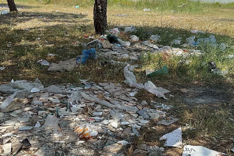 Tatilcilerden geriye çöp yığını kaldı