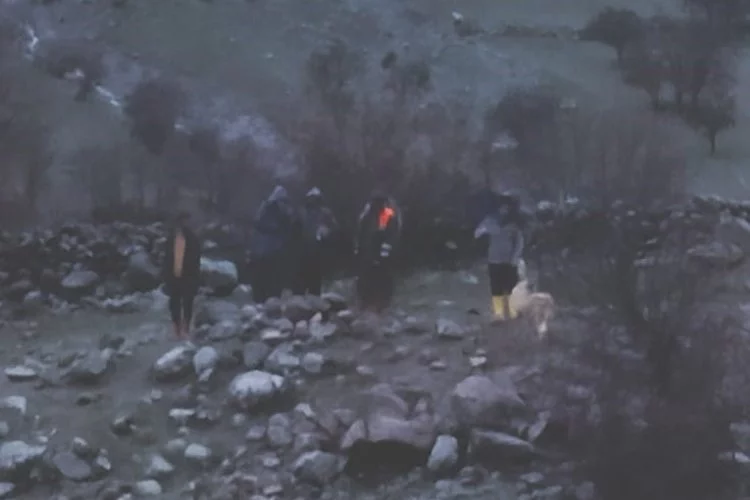 Tunceli’de yol ve menfez çöktü: 13 kişi kurtarıldı