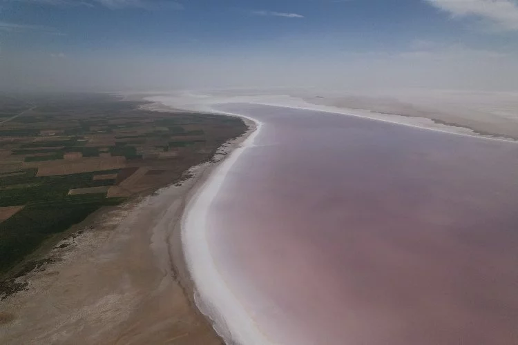 Tuz Gölü renk değiştirdi: Turistler akın etti