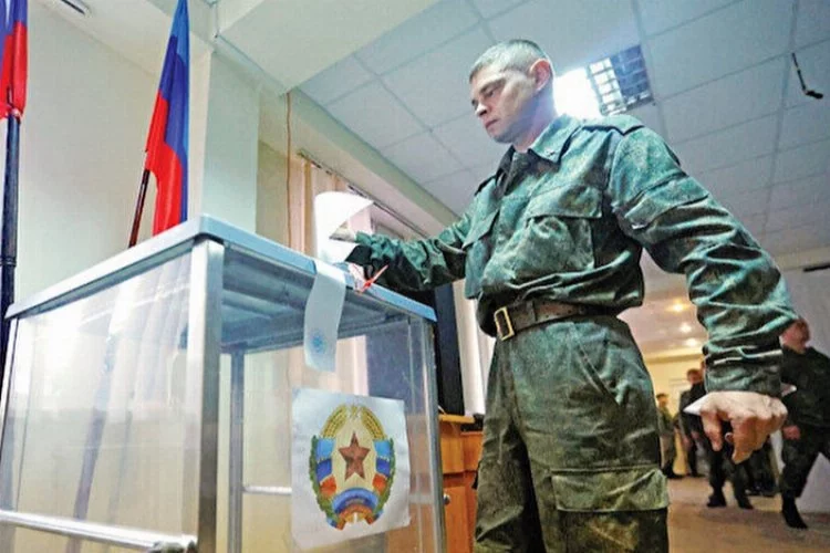 Ukrayna’da 4 bölgedeki referandumda oy verme işlemi sürüyor