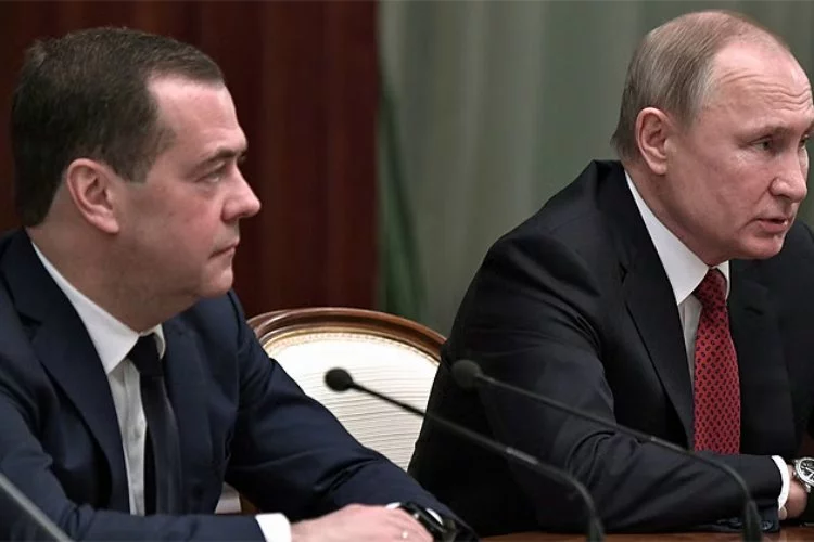 Ukrayna, Medvedev’i arananlar listesine aldı