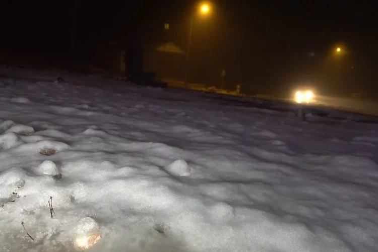 Uludağ'da kar yağışı
