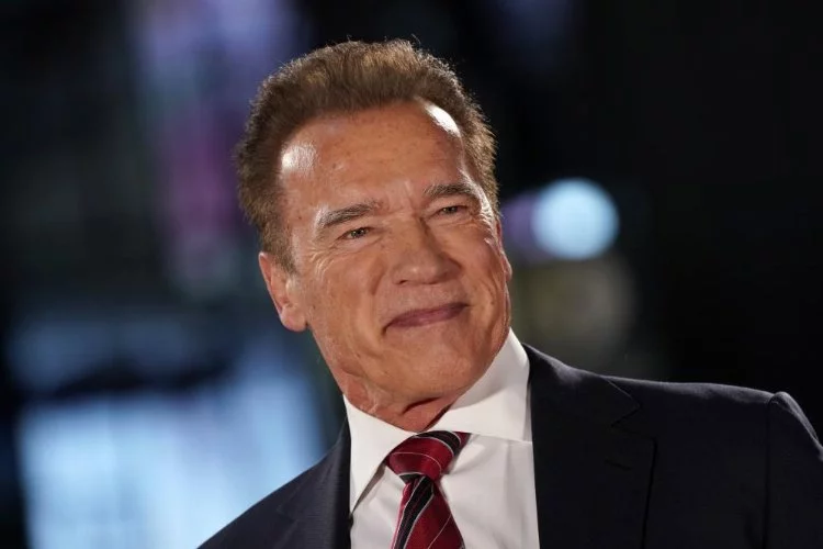 Ünlü oyuncu Schwarzenegger, havaalanı gümrüğünde alıkonuldu