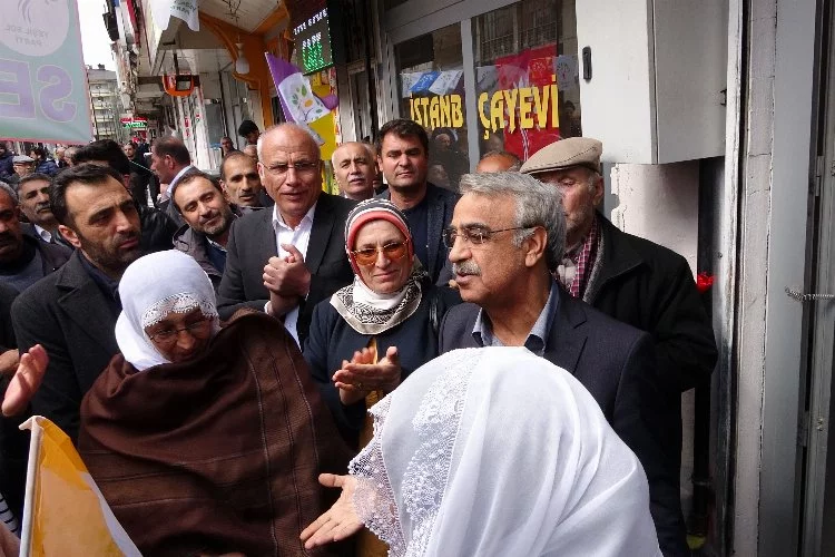 Mithat Sancar'a Bitlis'te tepki