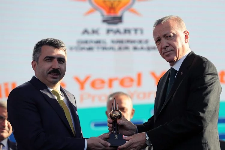 Yıldırım’ın gençlik yatırımlarına Cumhurbaşkanı Erdoğan'dan ödül