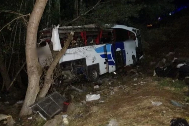 Yozgat'ta yolcu otobüsü devrildi: 12 ölü, 19 yaralı