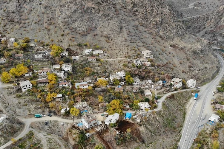 Yusufeli Barajı'nın kapakları kapatıldı:  Köyler sular altında kalacak