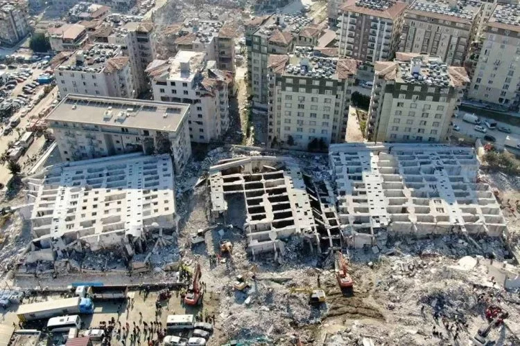 Yüzlerce kişiye mezar olmuştu: Rönesans Rezidans'ın yıkımıyla ilgili ilk rapor tamamlandı